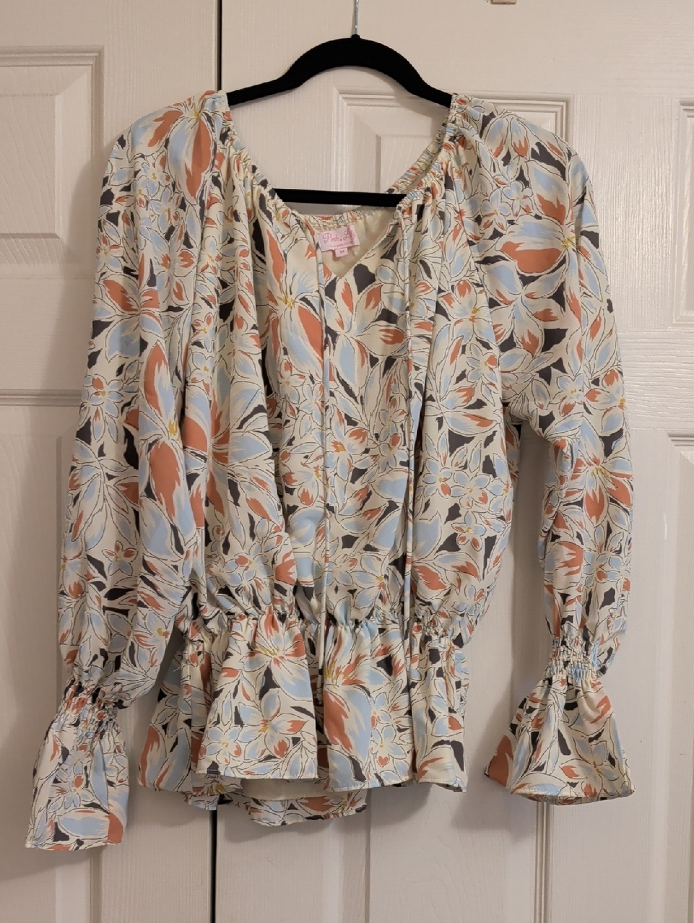 Pink Lily Floral Peasant Blouse in Cream, Peach & Pale Blue NWOT